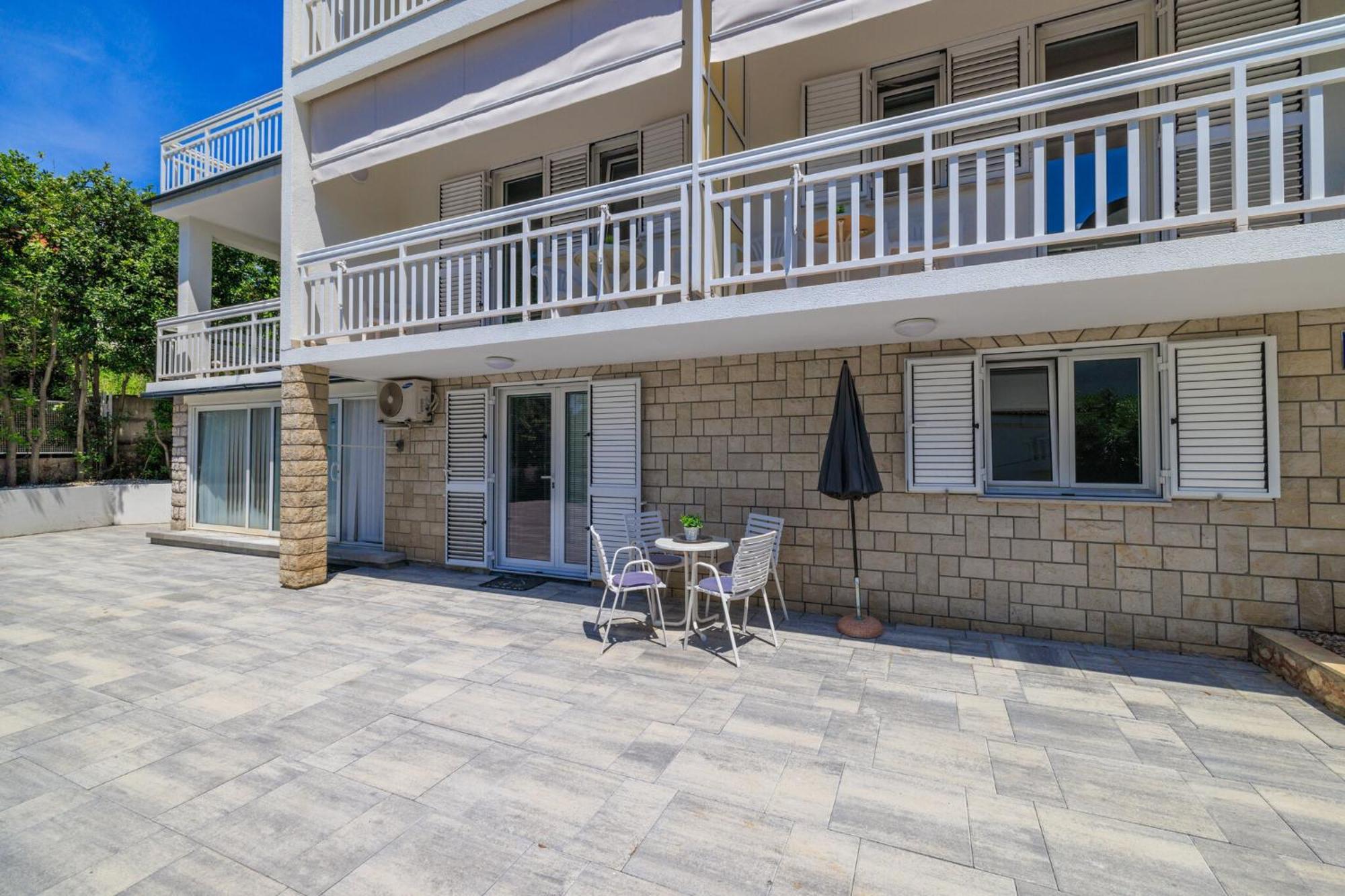 Podvezanec Apartman Dramalj Kültér fotó